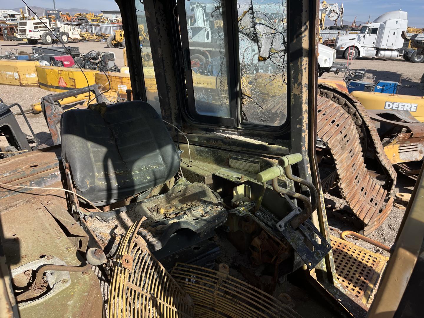 ./imagenes/INVOICE/2019/17379/TAPADOR FRONTAL CATERPILLAR D6HLGP (12).JPG